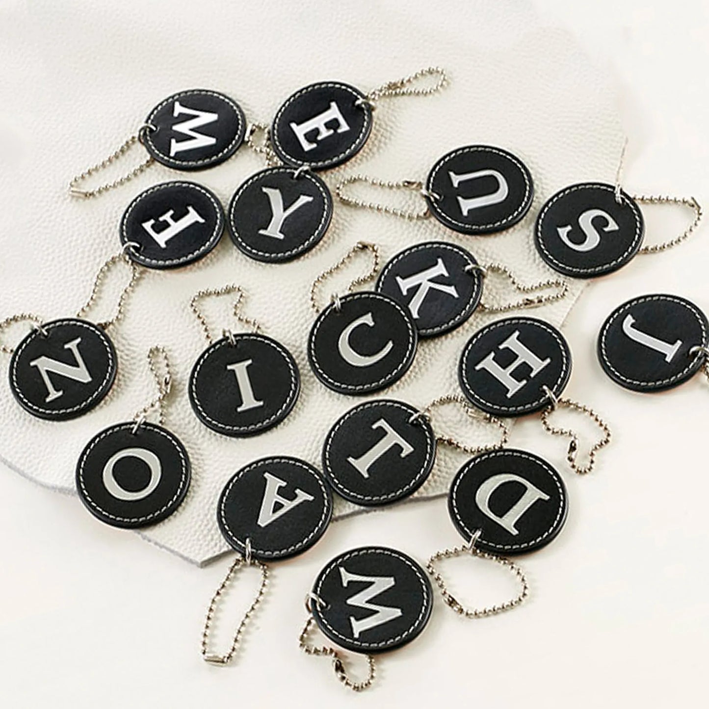 アドバンテージ 【イニシャルチャーム】ソフトシュリンクレザー キャディバッグ型 ゴルフボールケース