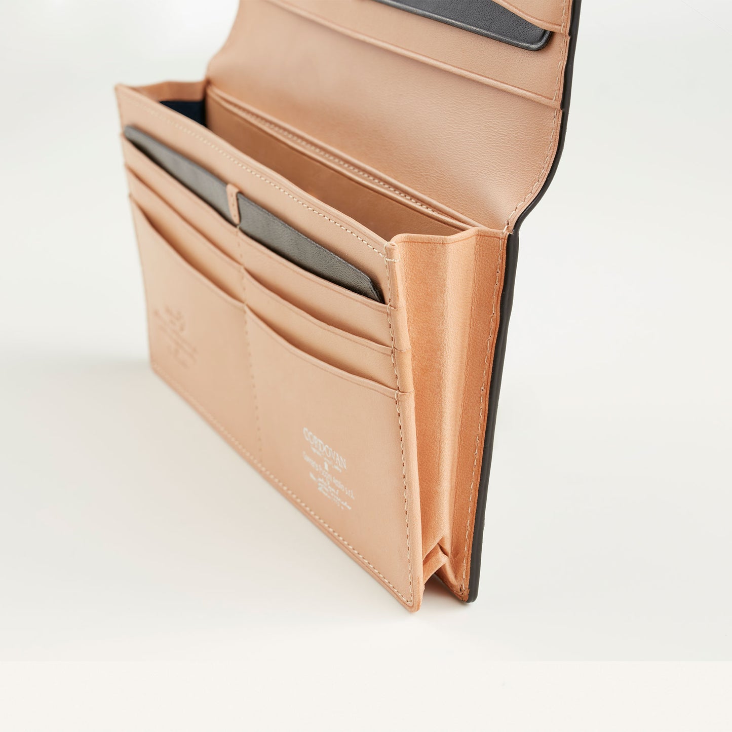 コードバンベーシック 長財布